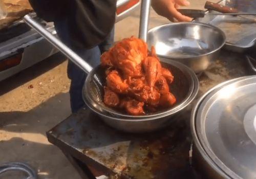 广西卖猪肉网红早餐摊,肉香四溢，排队成风景