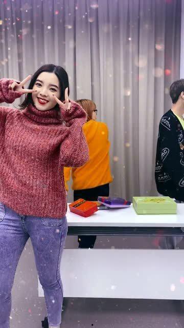 办公室恋情吃瓜,甜蜜瓜果背后的职场风云