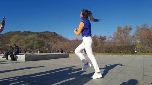 美国网红健身舞女孩,用舞蹈点燃健身热情