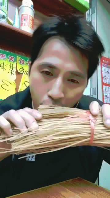 老光棍吃瓜,一场意外的情感盛宴